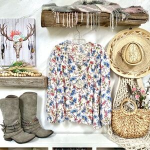 Sweet prairie floral boho blouse w cottage core/folk/peasant vibe